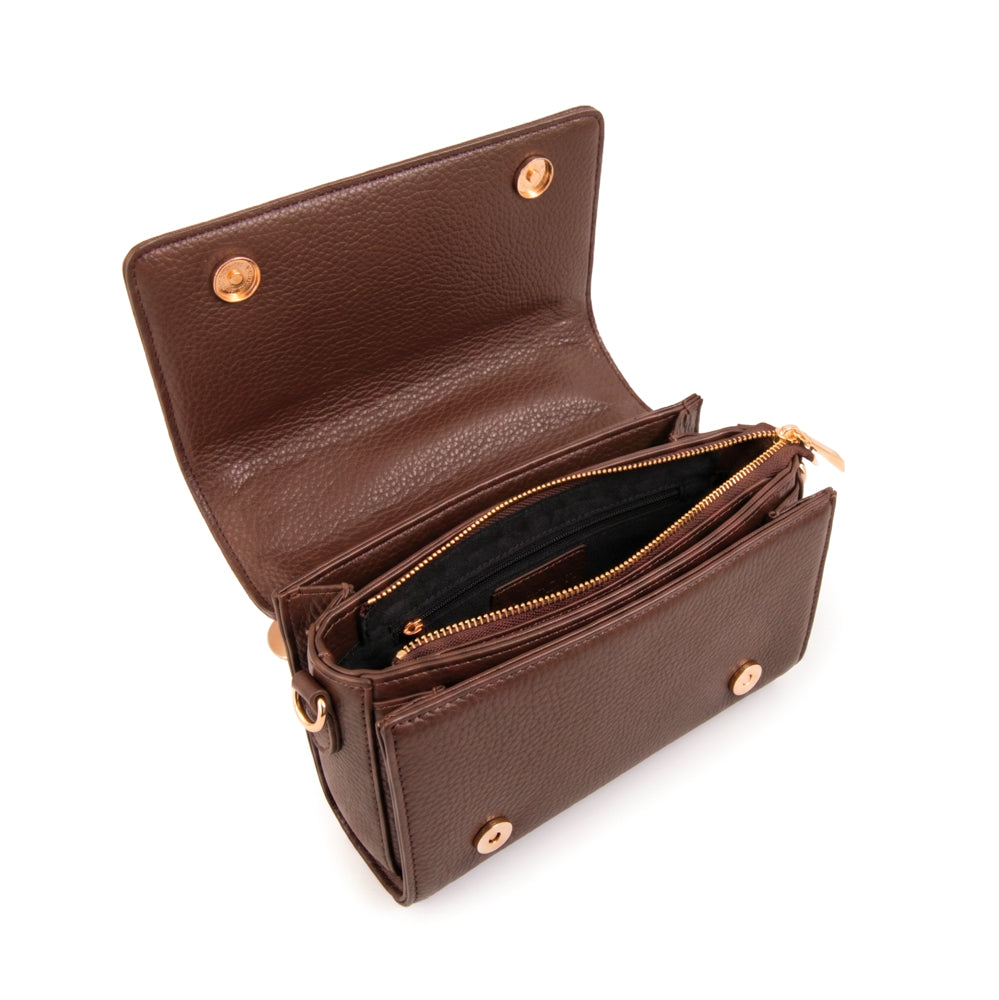 Cartera bandolera con tapa bruna café