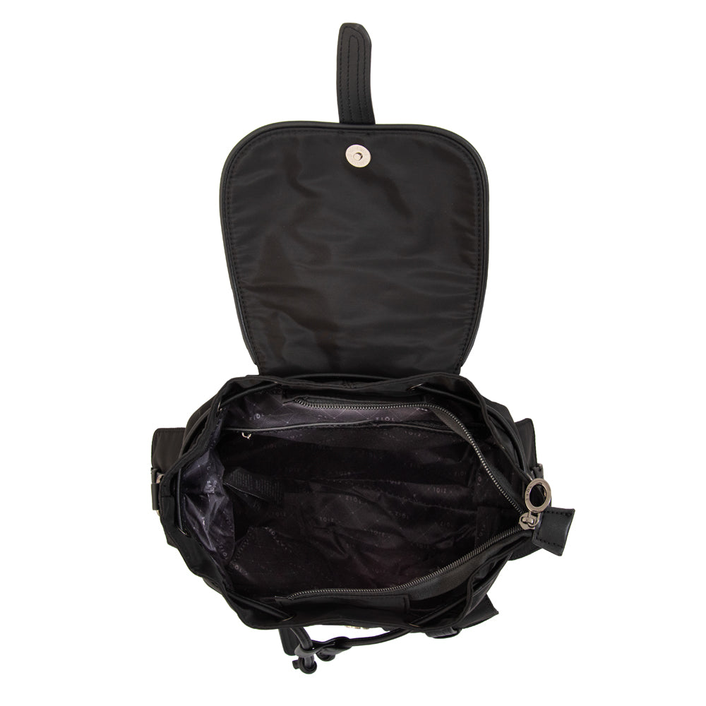 Mochila con tapa ximena negro
