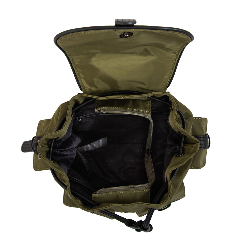 Mochila con tapa ximena mediana verde oliva