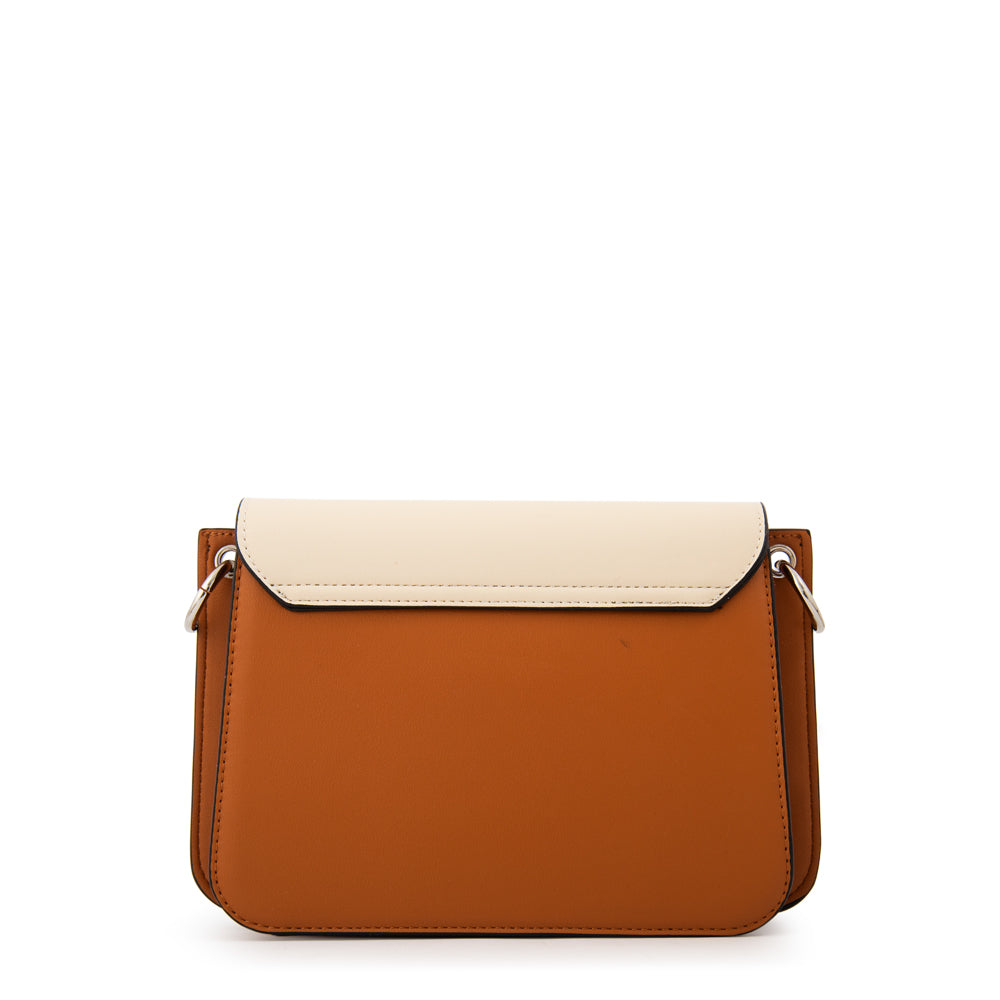 Cartera Bandolera con tapa karina mediana camel