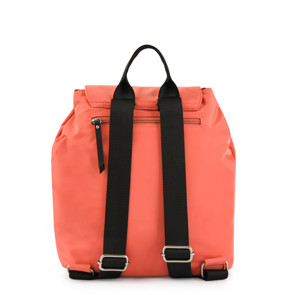 Mochila Con Tapa Mediana Amara Coral